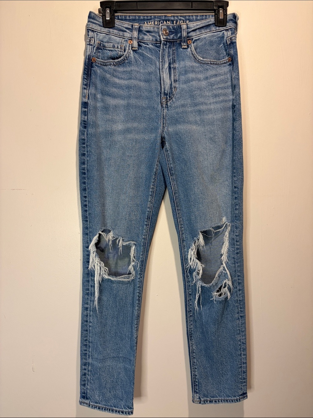 American Eagle Mom Jean Distressed High Rise Light Wash Denim Jeans Size 0